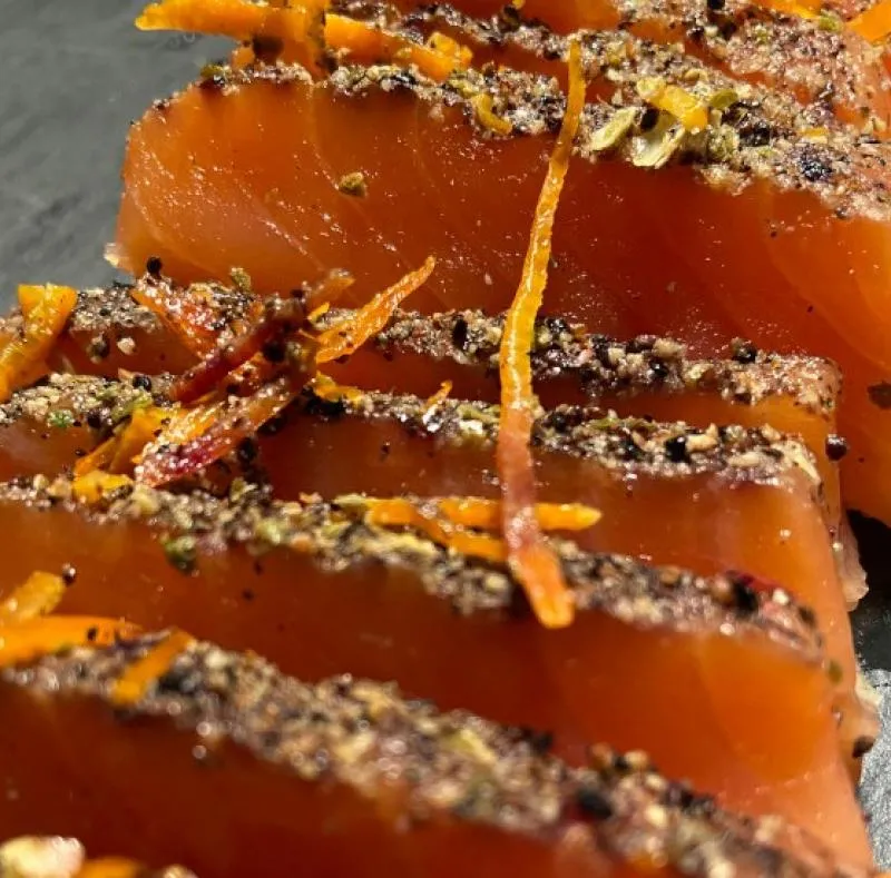 Graved Lachs mit 4 exquisiten Pfeffersorten & Orangen oder Zitronenzesten